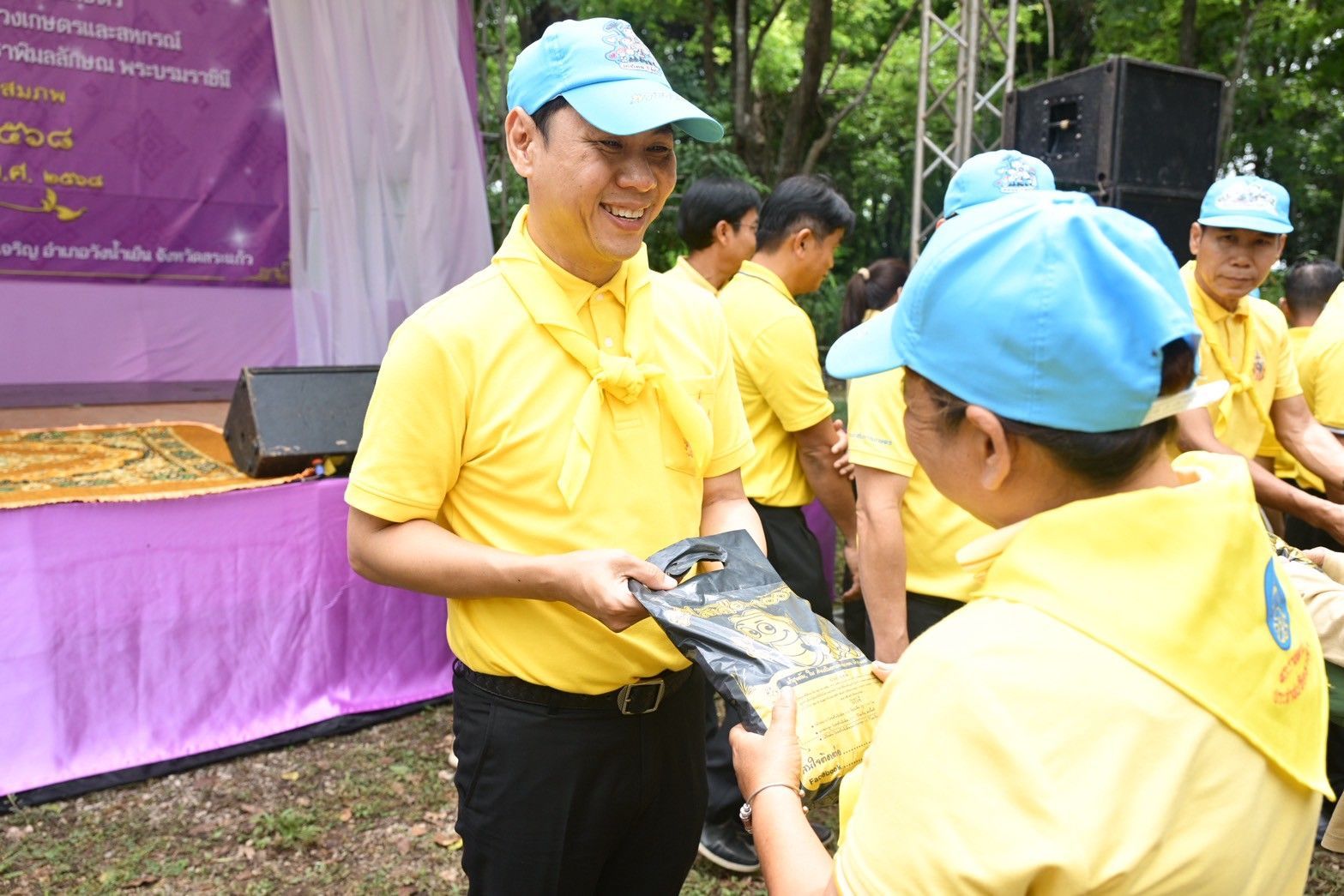 กระทรวงเกษตรและสหกรณ์ เปิดโครงการนำร่องการปลูกไผ่หนามเป็นรั้วธรรมชาติเสริมแนวคูกันช้าง เพื่อป้องกันช้างป่าบุกรุกเข้าพื้นที่ชุมชน พื้นที่การเกษตรในพื้นที่สระแก้ว เฉลิมพระเกียรติสมเด็จพระนางเจ้าฯ พระบรมราชินี 8 1059769