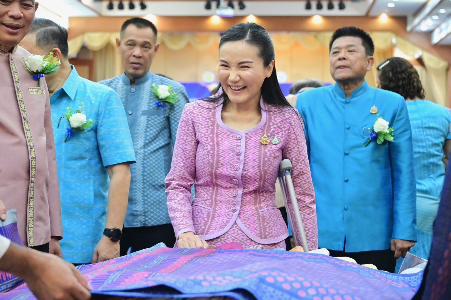 รมว.นฤมล สานงานต่อตามพระราชปณิธาน “พระพันปีหลวง” หนุนขยายอาชีพปลูกหม่อนเลี้ยงไหม ป้อนตลาดในประเทศ สร้างรายได้ให้เกษตรกร 6 1253156
