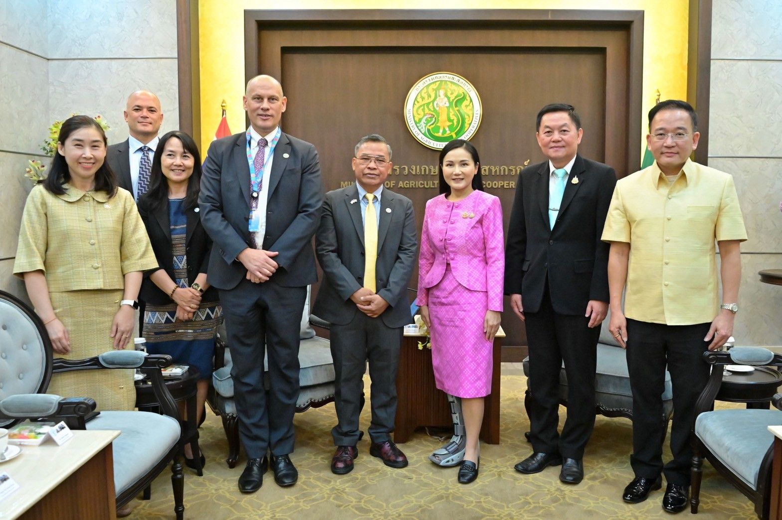 รมว.นฤมล ให้การต้อนรับผู้ช่วยผู้อำนวยการใหญ่ FAO คนใหม่ พร้อมสานต่อความร่วมมือด้านเกษตรและอาหารที่ยั่งยืน มุ่งเพิ่มขีดความสามารถเกษตรกรไทย 5 1260602 0