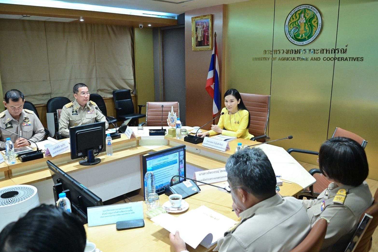 “รมว.นฤมล” ตั้ง อนุ กก.พัฒนาคุณภาพทุเรียน คุมส่งออกให้ได้มาตรฐาน เผย ประสาน “พาณิชย์” รับมือ “ลำไย - ทุเรียน” ช่วง ก.ค.นี้ เร่งกระจายผลไม้ แก้ปัญหาล้นตลาด 3 1262592