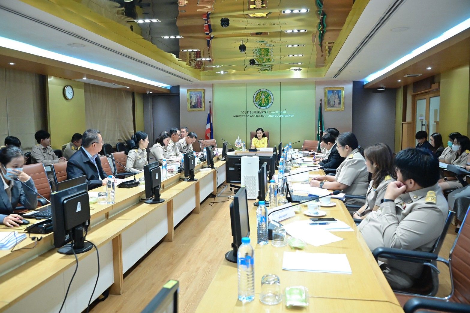 “รมว.นฤมล” ตั้ง อนุ กก.พัฒนาคุณภาพทุเรียน คุมส่งออกให้ได้มาตรฐาน เผย ประสาน “พาณิชย์” รับมือ “ลำไย - ทุเรียน” ช่วง ก.ค.นี้ เร่งกระจายผลไม้ แก้ปัญหาล้นตลาด 4 1262593