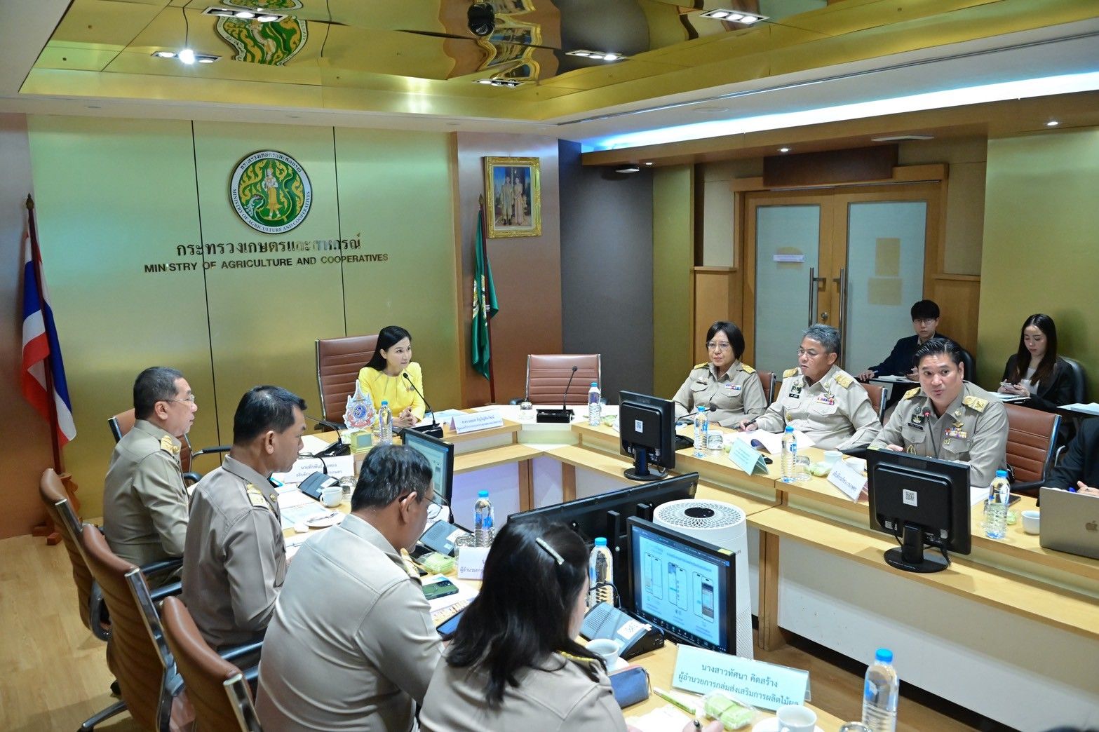 “รมว.นฤมล” ตั้ง อนุ กก.พัฒนาคุณภาพทุเรียน คุมส่งออกให้ได้มาตรฐาน เผย ประสาน “พาณิชย์” รับมือ “ลำไย - ทุเรียน” ช่วง ก.ค.นี้ เร่งกระจายผลไม้ แก้ปัญหาล้นตลาด 7 1262596