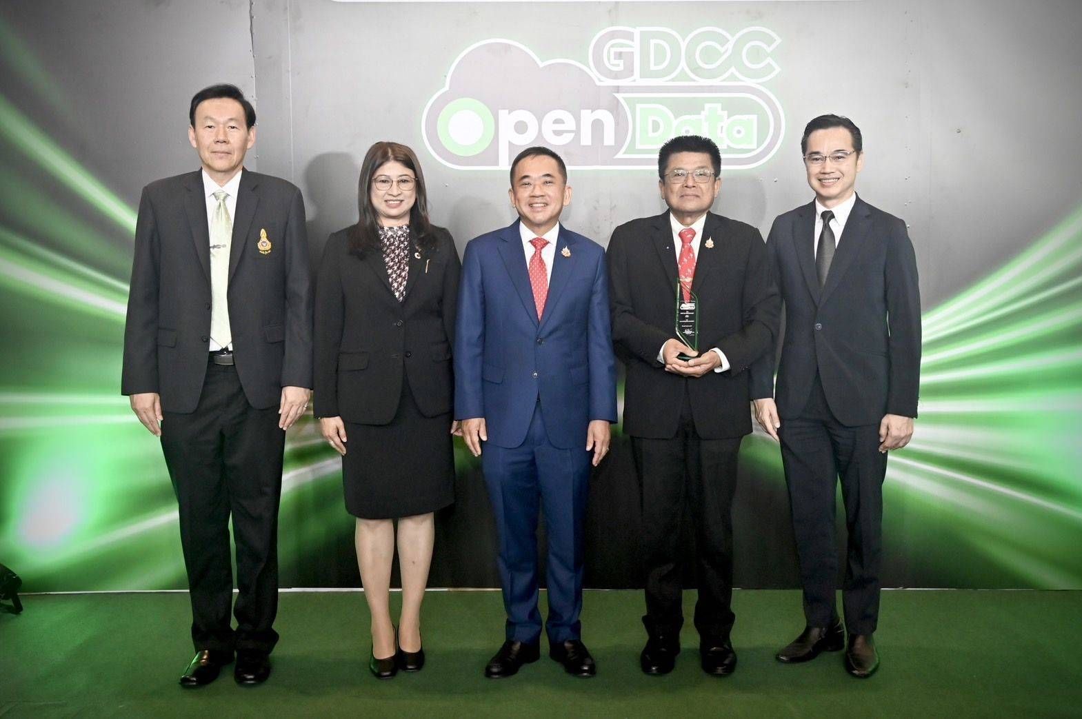 กรมประมง คว้ารางวัล GDCC GOV Cloud 2568 พัฒนาระบบ“การออกใบอนุญาตประมงพื้นบ้าน” ยกระดับบริการเศรษฐกิจสู่ยุคดิจิทัล 4 462180