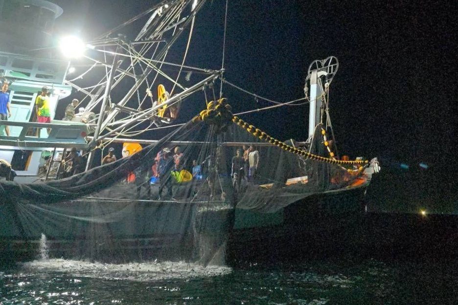 ชาวประมง เฮ หลังสิ้นสุดมาตรการปิดอ่าวไทยเรือประมงสามารถจับปลาลัง - ปลาทู คืนแรกได้สูงสุดถึง 10,000 กิโลกรัมมูลค่ากว่า 5 แสนบาท 4 475614