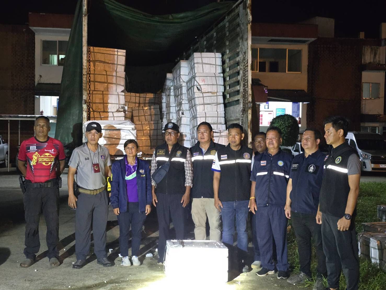 กรมประมงสกัดจับผู้ลักลอบนำเข้าปลากะพงขาวจำนวน 7,536 กิโลกรัม มูลค่ากว่า 6 แสนบาท ได้ที่ด่านสุไหงโกลก 9 487483