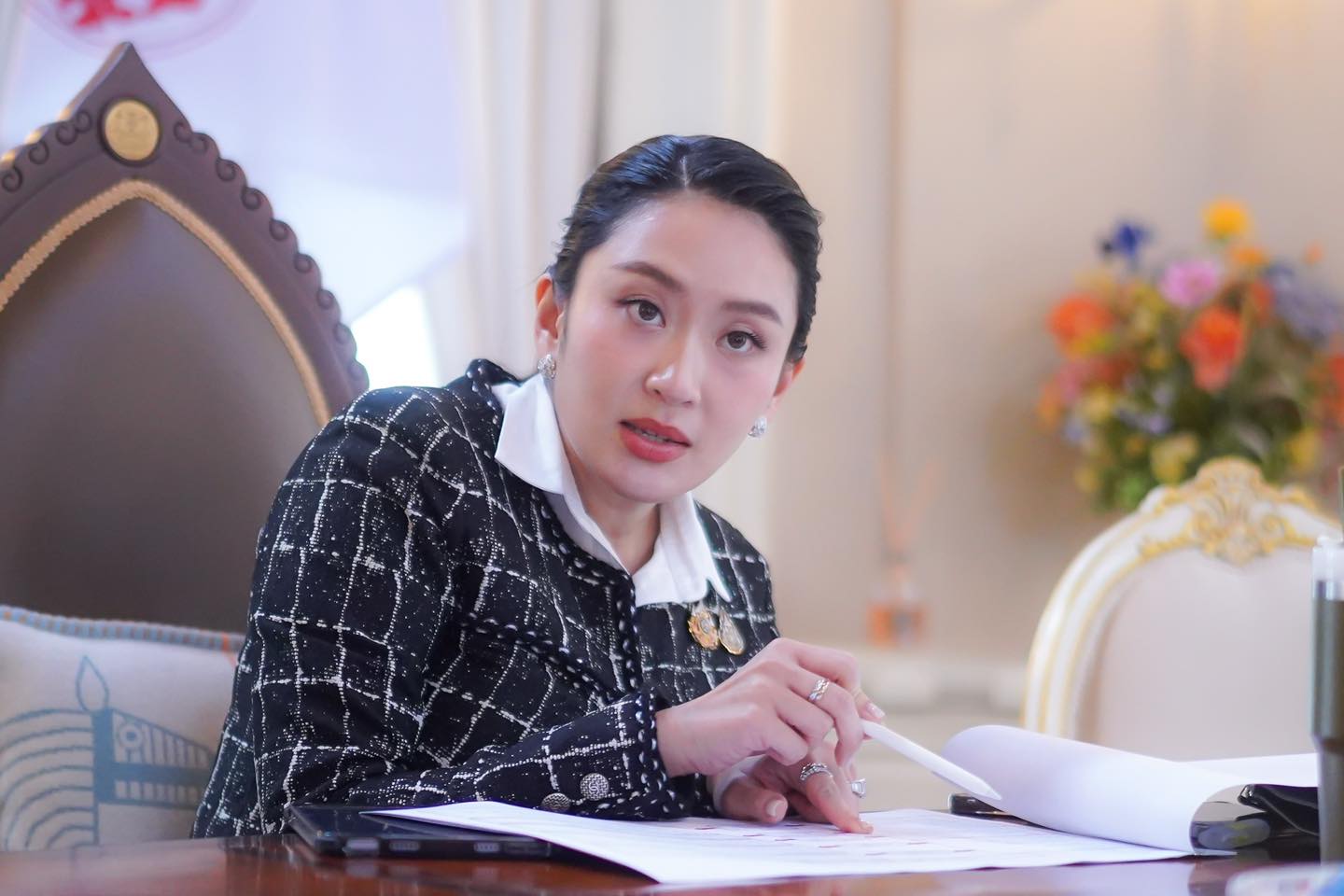 นายกฯ ลงพื้นที่กาญจนบุรีพรุ่งนี้ ติดตามโครงการจัดหาน้ำบาดาลขนาดใหญ่ สนับสนุนให้ชุมชนมีน้ำใช้ พร้อมแก้ปัญหาภัยแล้งตามโครงการอันเนื่องมาจากพระราชดำริ เป้าหมายยกระดับคุณภาพชีวิตให้ประชาชนทุกพื้นที่ 2 505282380 1252272229593502 4438388759547992307 n 1