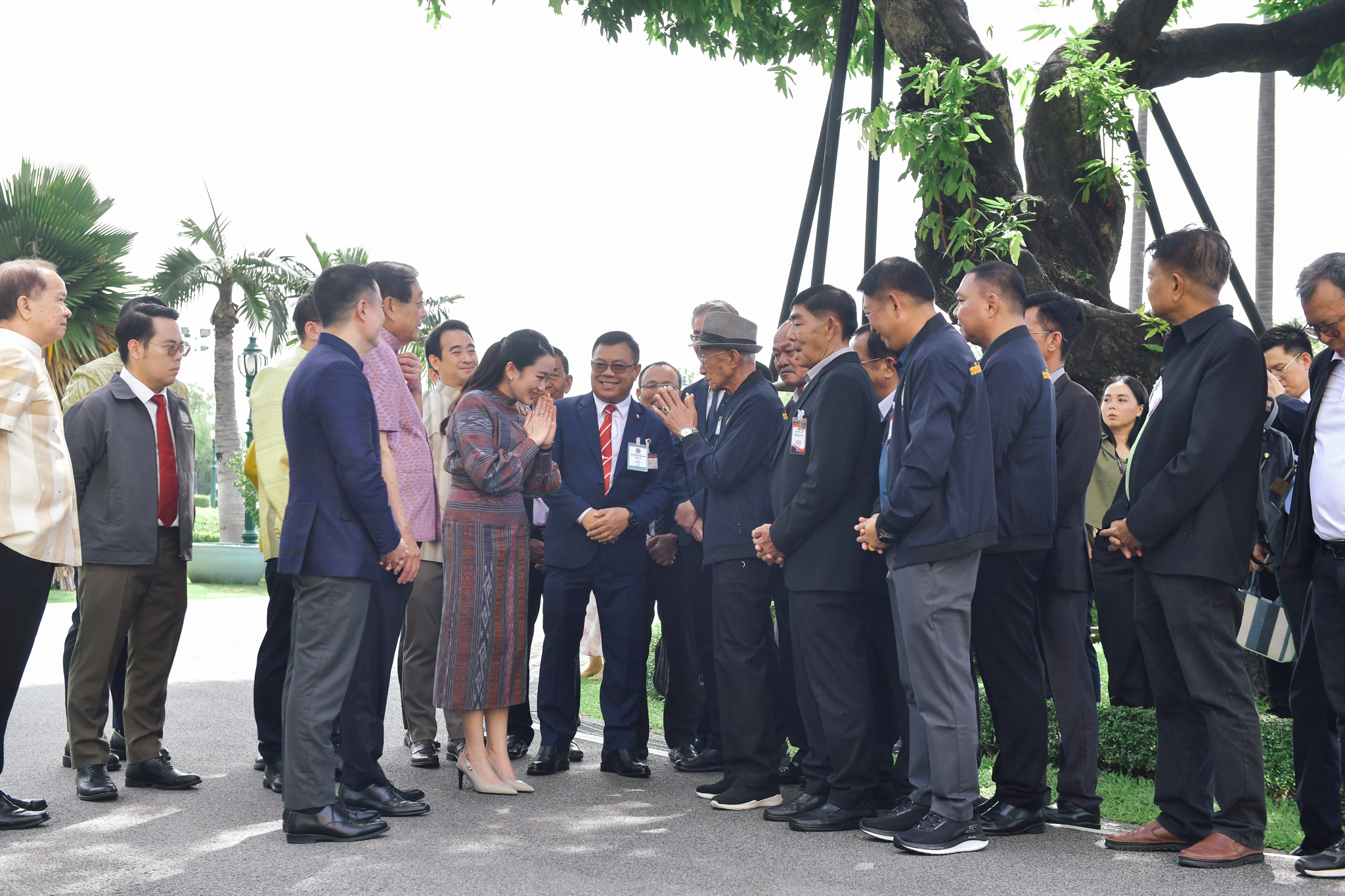 นายกรัฐมนตรีพบชาวไร่อ้อย รับข้อเสนอราคาอ้อย มอบ รมว.อุตสาหกรรม แก้ปัญหาราคา 3 505866938 1139188421577221 1772074456819091048 n