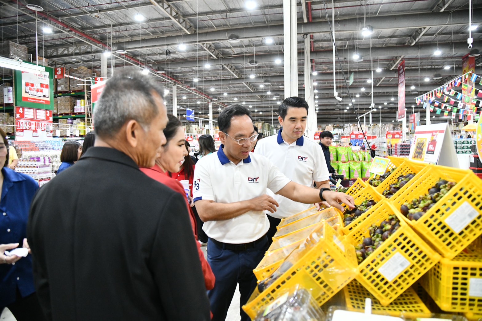 พาณิชย์–ซีพีแอ็กซ์ตร้า ผนึกกำลังเร่งระบายมังคุด 1,000,000 กิโลเข้าสู่แม็คโคร-โลตัส ทั่วประเทศ ช่วยเกษตรกรภาคตะวันออกช่วงปลายฤดู 7 508259041 1302798088079395 4585865696582329276 n