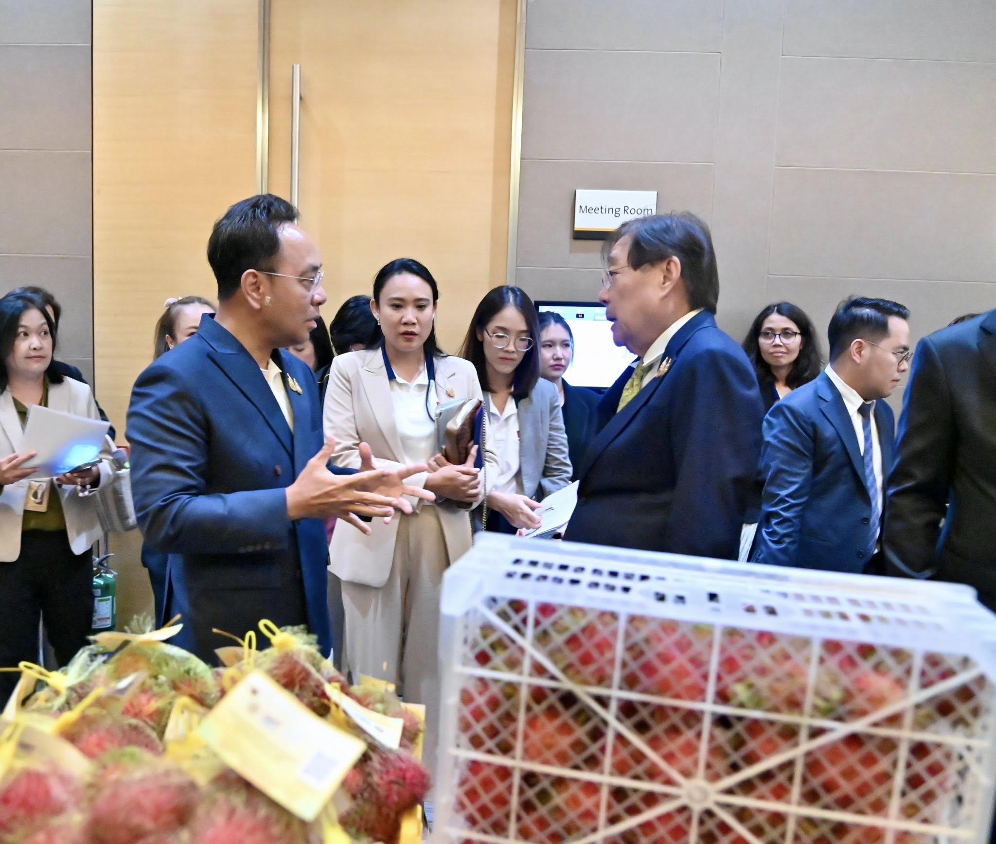 กรมการค้าภายใน รวมพลัง SET ดึง บริษัทจดทะเบียน 40 รายใหญ่ รับซื้อผลไม้ 6,000 ตัน ช่วยเกษตรกรตลอดปี 2 508996950 1305980544427816 2999618915793314541 n