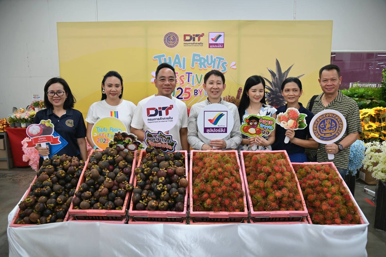 “พาณิชย์” เปิดเกมรุกผลไม้ใต้ จัดใหญ่ Thai Fruits Festival 2025 กลางงาน Phuket City PRIDE ภูเก็ต ดันมังคุดนครฯ บุกตลาดนักท่องเที่ยว พร้อมเร่งเปิดช่องทางขายออนไลน์ทั่วประเทศ 2 513505845 1312087500483787 5690200050260250826 n