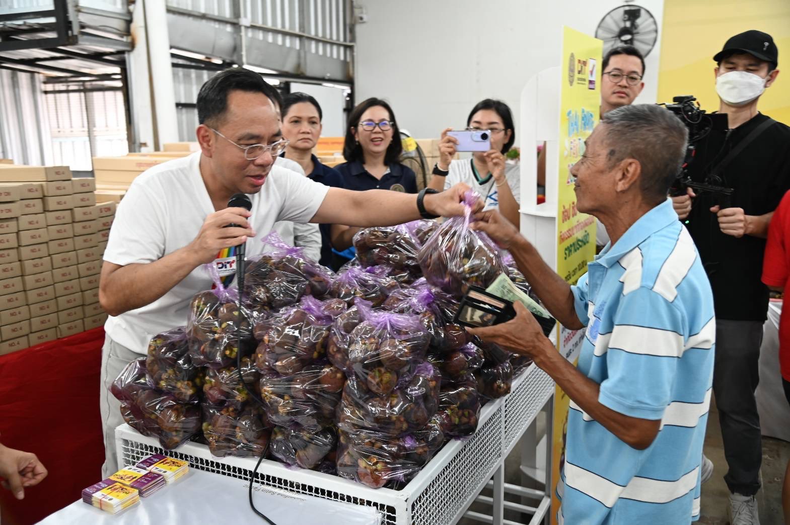 “พาณิชย์” เปิดเกมรุกผลไม้ใต้ จัดใหญ่ Thai Fruits Festival 2025 กลางงาน Phuket City PRIDE ภูเก็ต ดันมังคุดนครฯ บุกตลาดนักท่องเที่ยว พร้อมเร่งเปิดช่องทางขายออนไลน์ทั่วประเทศ 6 513909837 1312087827150421 1064514960072174125 n