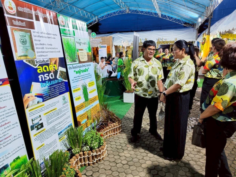 ผู้ตรวจราชการกระทรวงเกษตรและสหกรณ์ เขต 17 ร่วมงาน “มหัศจรรย์ทุเรียนเมืองพระยาพิชัย” ชูทุเรียน GI หลง-หลิน กระตุ้นเศรษฐกิจ พร้อมกิจกรรมประมูลทุเรียนการกุศล ลูกละ 2 ล้านบาท 4 680600003249