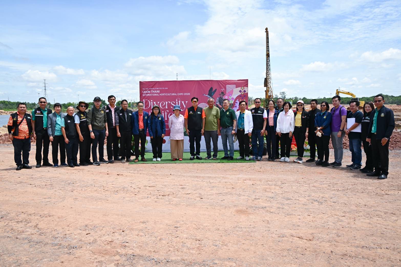 อธิบดีกรมวิชาการเกษตร คณะกรรมาธิการการเกษตรและสหกรณ์ สภาผู้แทนราษฎร ลงพื้นที่จัดงานมหกรรมพืชสวนโลกจังหวัดอุดรธานี พอใจงานก่อสร้าง มีความก้าวหน้าตามแผนงาน มั่นใจเสร็จทัน งานมหกรรมพืชสวนโลกอุดรฯ 1 พ.ย. 69 4 931520