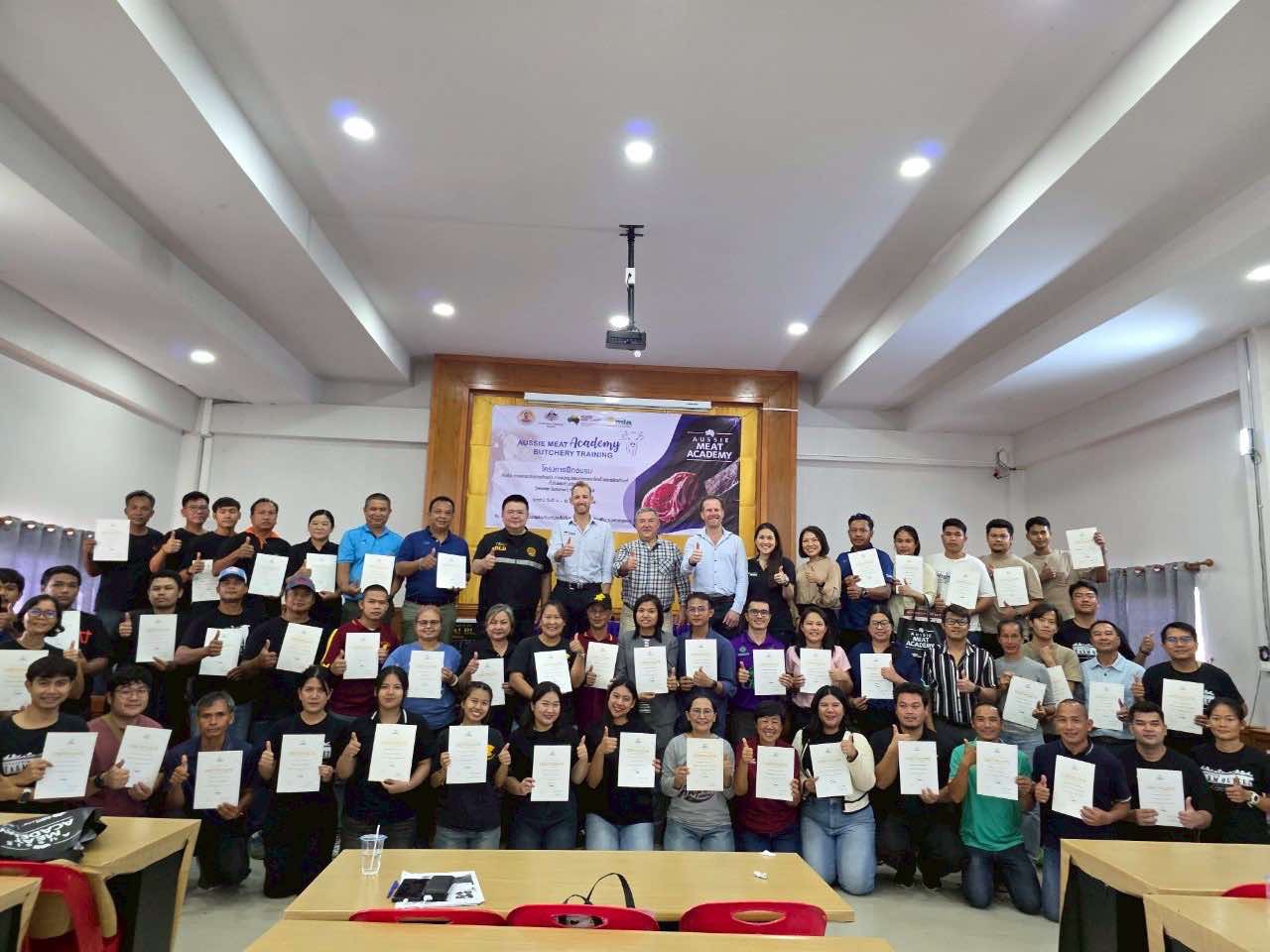 กรมปศุสัตว์ผนึกกำลังออสเตรเลีย เปิดการอบรมการตัดแต่งเนื้อโค (Master Butcher) สำหรับเกษตรกรและผู้ประกอบการโคเนื้อภาคอีสาน มุ่งยกระดับโคเนื้อไทยสู่สากล 7 S 14106647