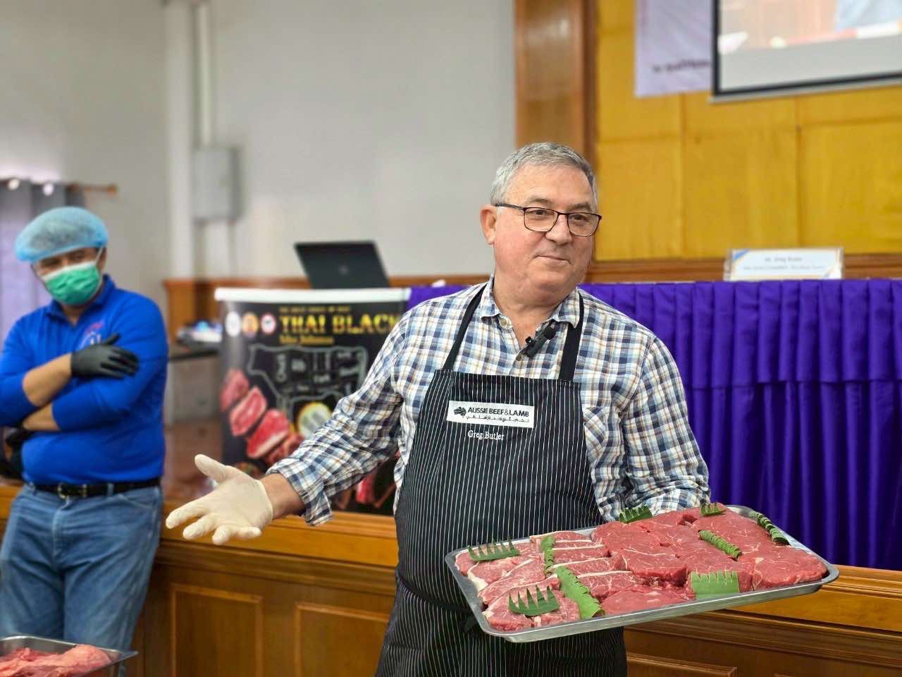 กรมปศุสัตว์ผนึกกำลังออสเตรเลีย เปิดการอบรมการตัดแต่งเนื้อโค (Master Butcher) สำหรับเกษตรกรและผู้ประกอบการโคเนื้อภาคอีสาน มุ่งยกระดับโคเนื้อไทยสู่สากล 3 S 14106652