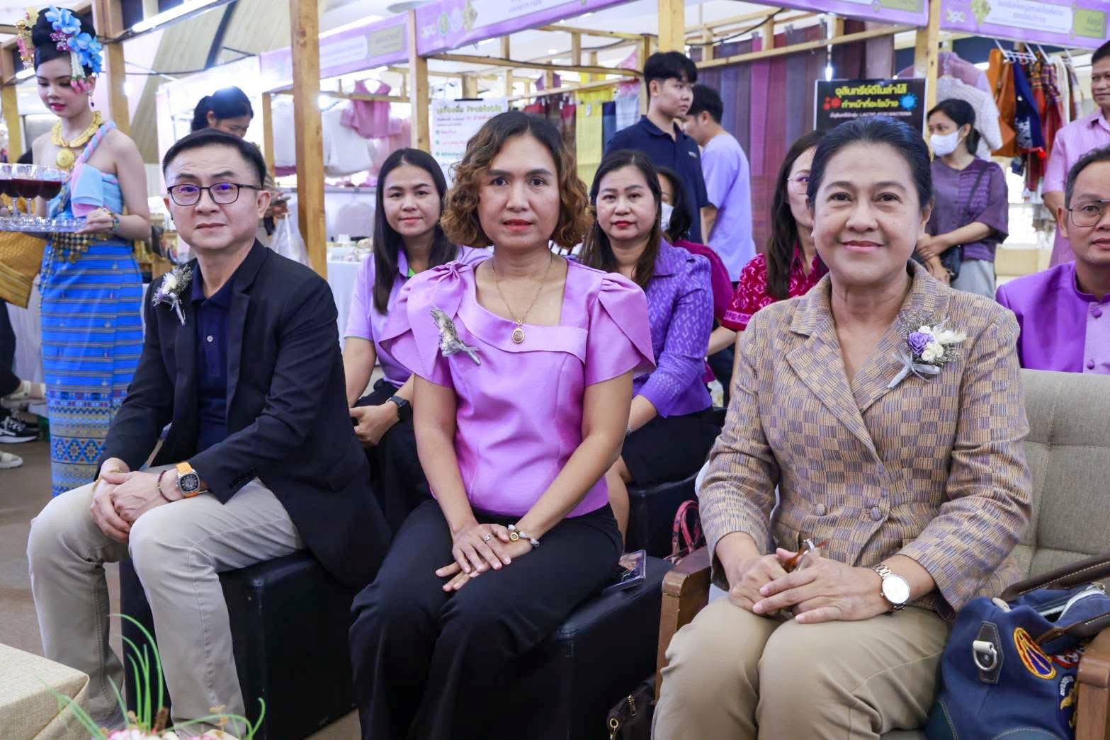 กรมหม่อนไหมจัดงาน “Silk and Mulberry: Threads of Culture” ผลักดันผ้าไหมไทยสู่ตลาดสมัยใหม่ ระหว่างวันที่ 16–22 มิถุนายน 2568 ณ ศูนย์การค้าเซ็นทรัล ชลบุรี 5 S 14336007