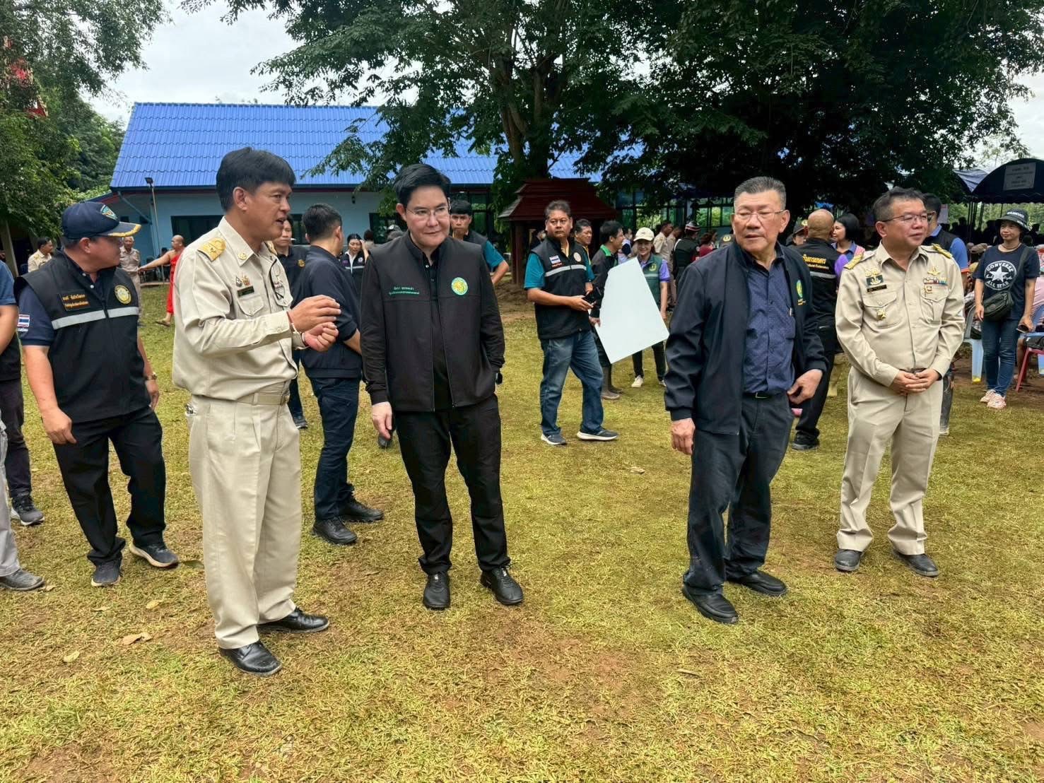 กรมปศุสัตว์ร่วมต้อนรับนายกรัฐมนตรี ลงพื้นที่ติดตามสถานการณ์อุทกภัย พื้นที่อำเภอพญาเม็งราย จังหวัดเชียงราย 3 S 14655544