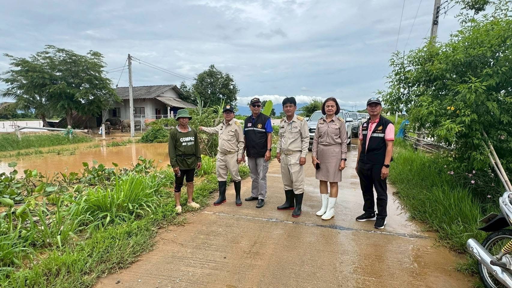 กรมปศุสัตว์ร่วมต้อนรับนายกรัฐมนตรี ลงพื้นที่ติดตามสถานการณ์อุทกภัย พื้นที่อำเภอพญาเม็งราย จังหวัดเชียงราย 9 S 14655549