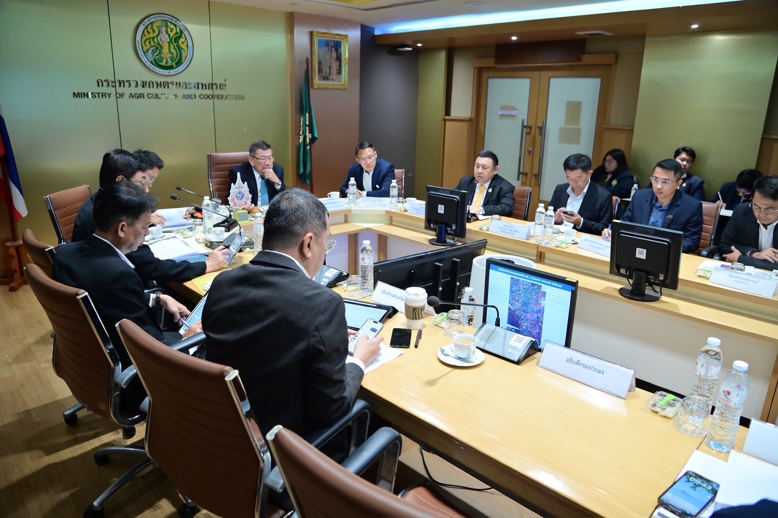 รัฐมนตรีช่วยเกษตรฯ ประชุมคณะทำงานขับเคลื่อนการจัดที่ดินทำกินในเขตปฏิรูปที่ดิน อ.จอมบึง จ.ราชบุรี 4 S 18169925