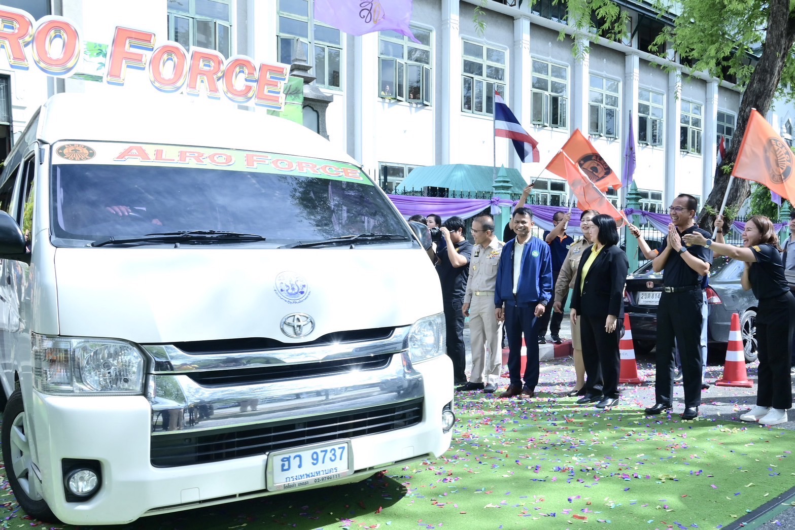 ‘รมช.อิทธิ’ ปล่อยขบวน “ALRO FROCE” พร้อมลุยเร่งรัดออกโฉนดเพื่อการเกษตร ยกระดับคุณภาพและความมั่นคงของเกษตรกรไทย 11 S 18317344