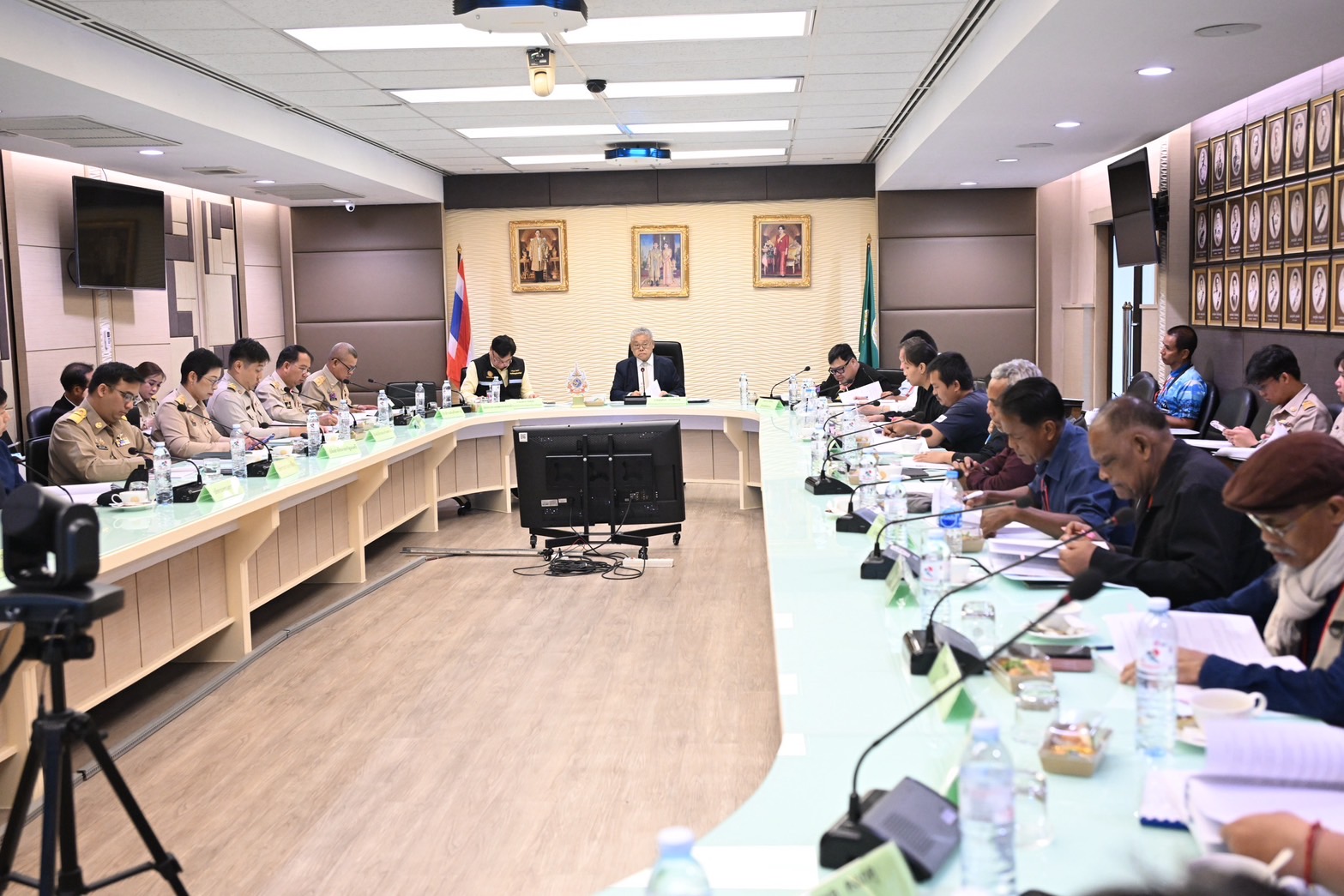 ‘ทปษ.บุญสิงห์’ ประชุมคกก.แก้ไขปัญหาของสมัชชาคนจน กรณีการแก้ไขปัญหาป่าไม้และที่ดินในรูปแบบนิคมสหกรณ์ 3 S 18735242