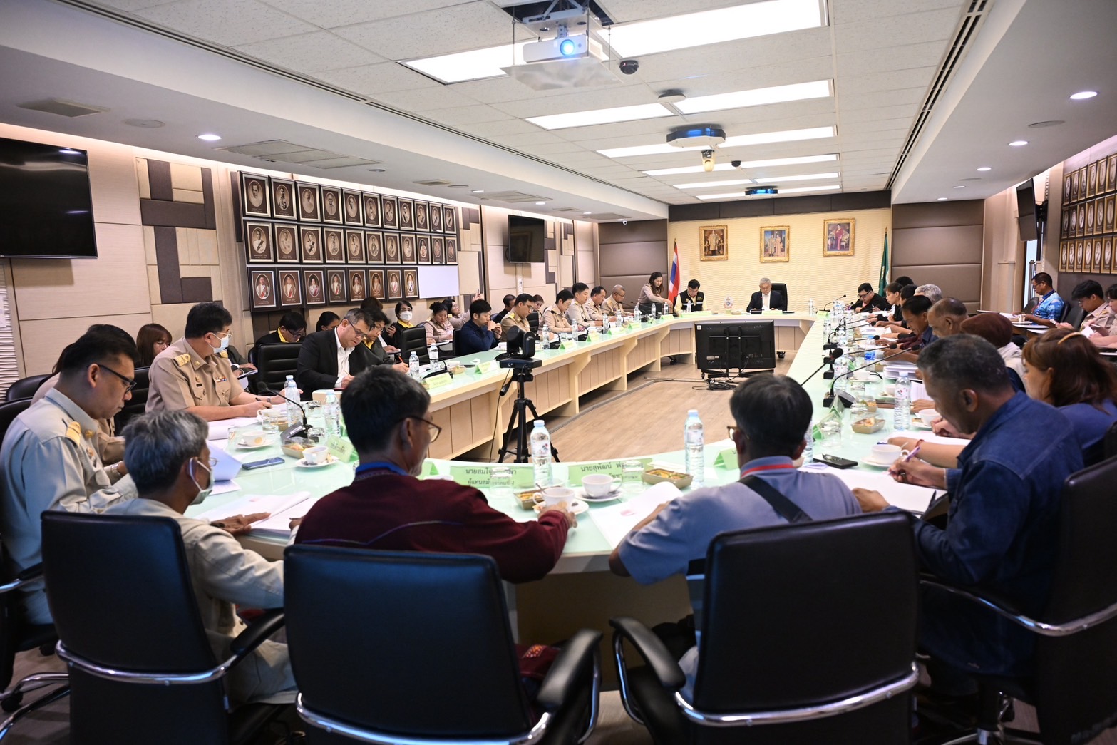 ‘ทปษ.บุญสิงห์’ ประชุมคกก.แก้ไขปัญหาของสมัชชาคนจน กรณีการแก้ไขปัญหาป่าไม้และที่ดินในรูปแบบนิคมสหกรณ์ 4 S 18735243