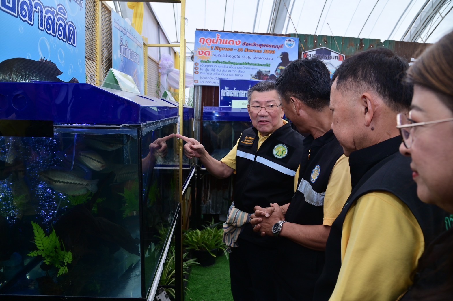รมช.อิทธิ เปิดงาน Field Day สุพรรณบุรี มุ่งถ่ายทอดเทคโนโลยีขยายศักยภาพการผลิตเมล็ดพันธุ์ข้าว ปั้นเกษตรกรรายย่อย หนุนเกษตรแปลงใหญ่ ขับเคลื่อนข้าวคุณภาพดี สร้างโอกาสส่งออกสู่ตลาดโลก 10 S 37806124
