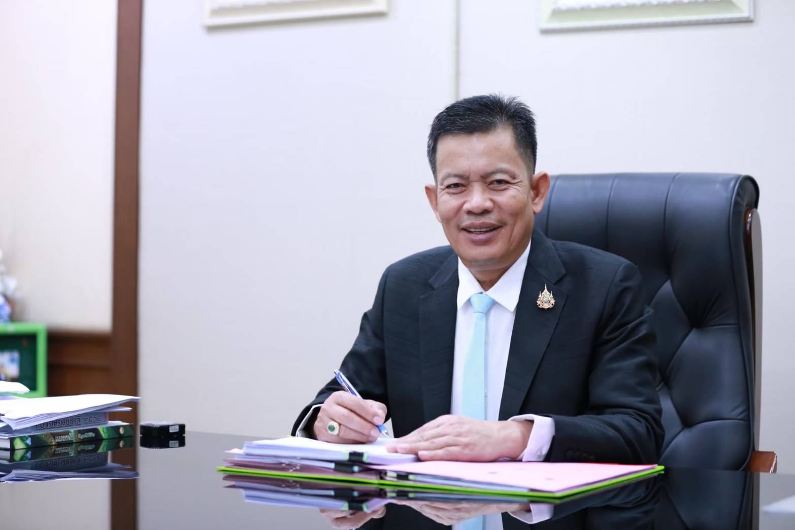 กรมหม่อนไหม เดินหน้ายกระดับเกษตรกรผู้ปลูกหม่อนเลี้ยงไหม หนุนแปรรูปสร้างมูลค่าเพิ่มสู่ตลาดยุคดิจิทัล 2 S 3907900