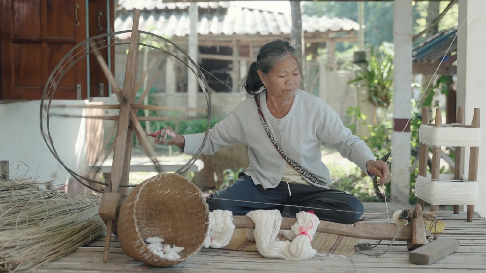 กรมหม่อนไหม ส่งเสริมเลี้ยง “ไหมอีรี”ดันสู่อาชีพเสริมที่มั่นคง สร้างอัตลักษณ์ชุมชน 4 S 3915890