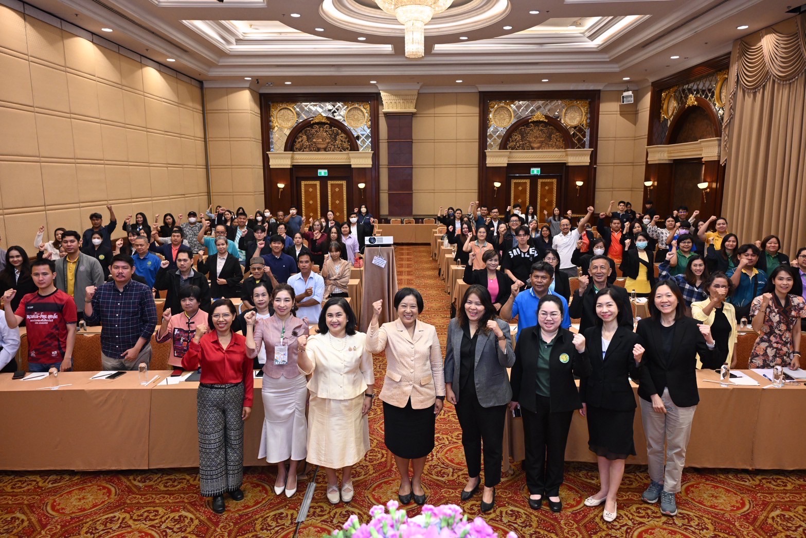 รองปลัดเกษตรฯ เป็นประธานพิธีเปิดโครงการอบรมเชิงปฏิบัติการผลิตสื่อประชาสัมพันธ์บนแพลตฟอร์มออนไลน์ ภายใต้โครงการสินค้าเกษตรและบริการมูลค่าสูง 1 ท้องถิ่น 1 สินค้าเกษตรมูลค่าสูง 7 S 46170135