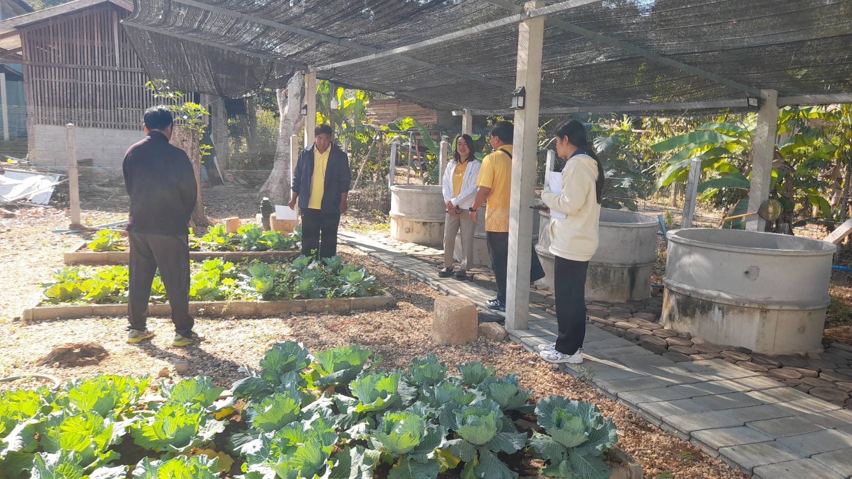 สศท.2 ติดตาม ‘โครงการรักษ์น้ำเพื่อพระแม่ของแผ่นดิน’ จ.อุตรดิตถ์ เกษตรกรมีรายได้ครัวเรือนเพิ่มขึ้น ลดรายจ่าย 4 S 51953708 0