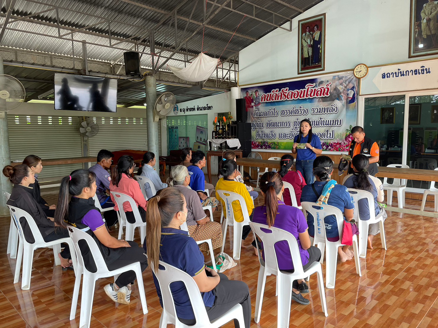 กรมส่งเสริมสหกรณ์ เดินหน้าส่งเสริมอาชีพและการตลาดในพื้นที่ คทช.ตามนโยบายรัฐบาลกระจายที่ดินทำกิน ยกระดับคุณภาพชีวิตเกษตรกรผ่านการรวมกลุ่มสหกรณ์และส่งเสริมนวัตกรรมการผลิตสู่ความเข้มแข็งอย่างยั่งยืน 6 S 89784372