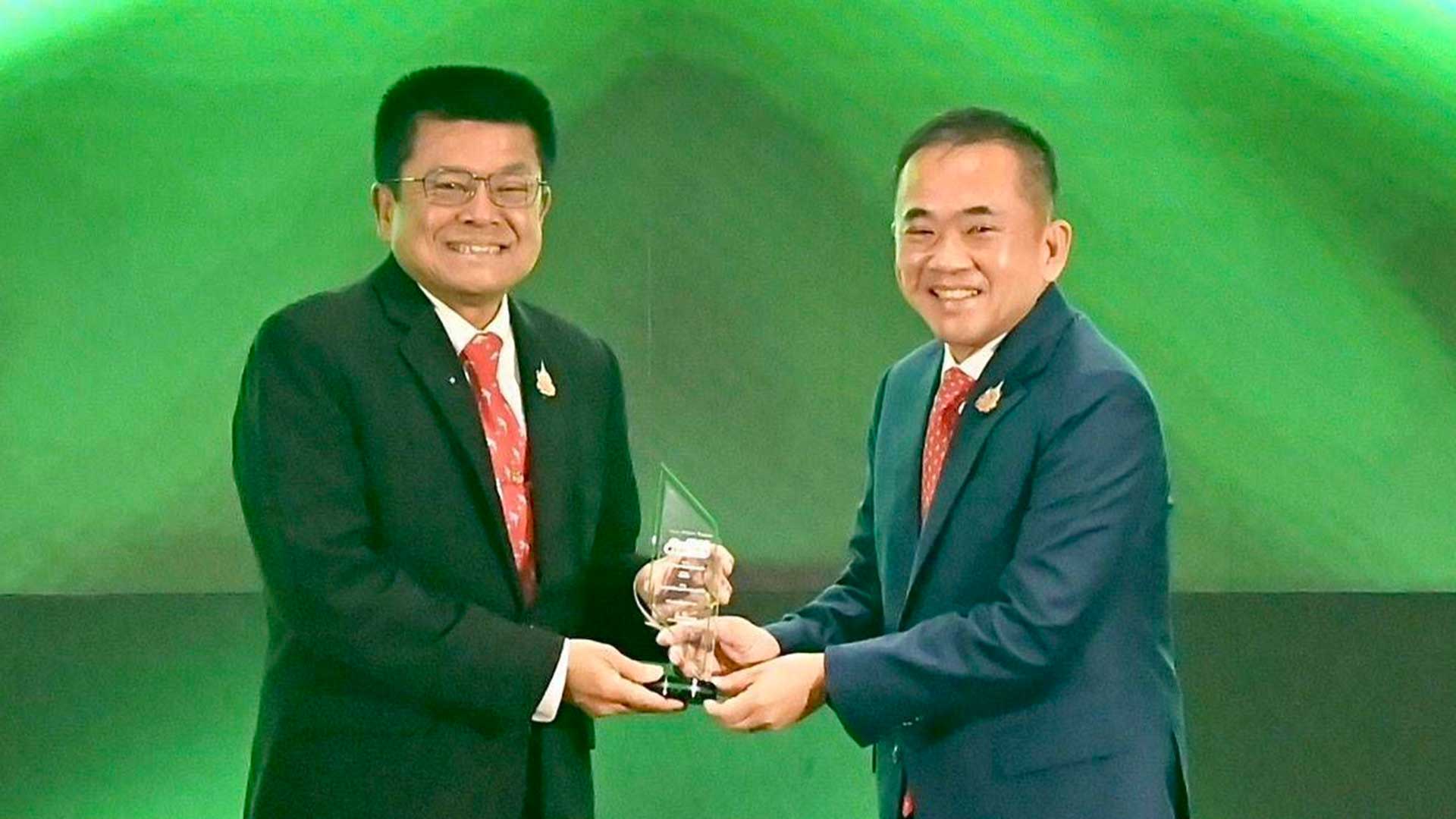 กรมประมง คว้ารางวัล GDCC GOV Cloud 2568 พัฒนาระบบ“การออกใบอนุญาตประมงพื้นบ้าน” ยกระดับบริการเศรษฐกิจสู่ยุคดิจิทัล 1 กรมประมง คว้ารางวัล3