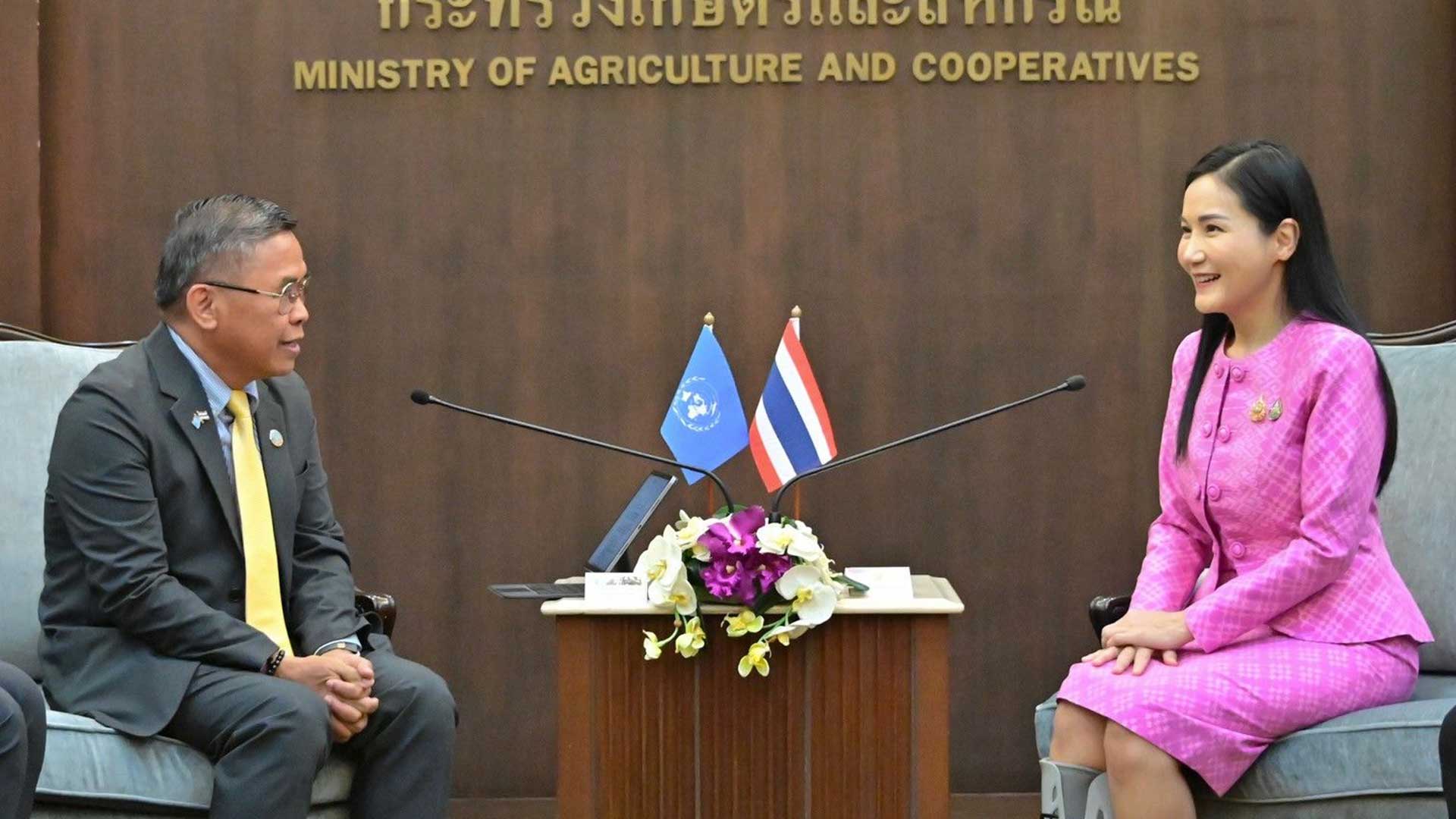 รมว.นฤมล ให้การต้อนรับผู้ช่วยผู้อำนวยการใหญ่ FAO คนใหม่ พร้อมสานต่อความร่วมมือด้านเกษตรและอาหารที่ยั่งยืน มุ่งเพิ่มขีดความสามารถเกษตรกรไทย 1 นฤมล ให้การต้อนรับผู้ช่วยผู้อำนวยการ3