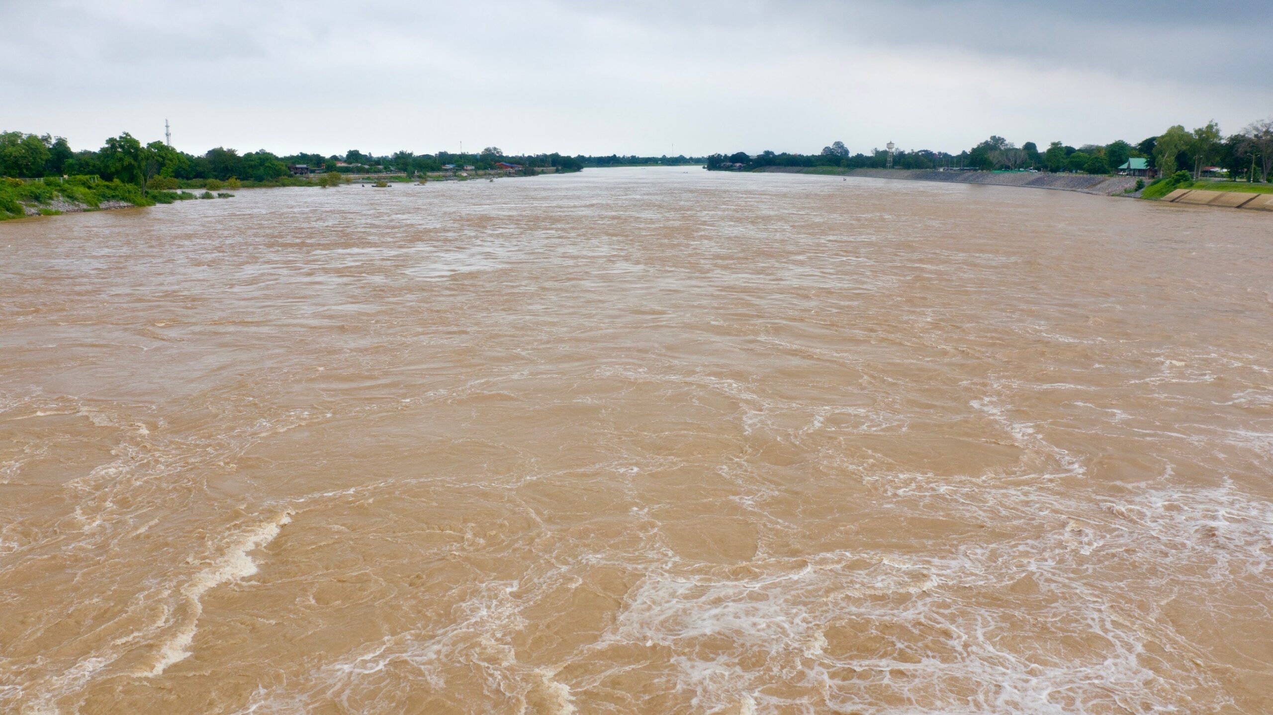 ฝนตอนบนลดลง กรมชลฯ ปรับลดการระบาย ลดผลกระทบท้ายเขื่อนพร้อมเฝ้าระวังสถานการณ์อย่างใกล้ชิด 4 ภาพชป3 scaled
