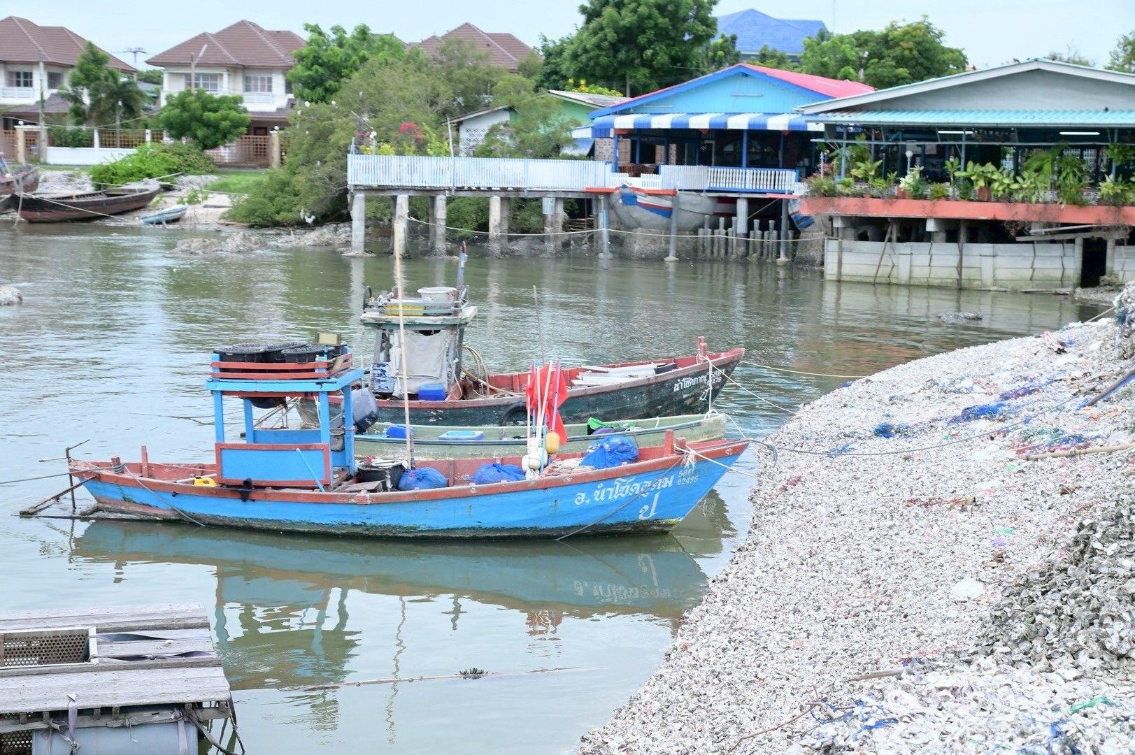 รมช.อัครา ลุยชลบุรีดัน 1277471