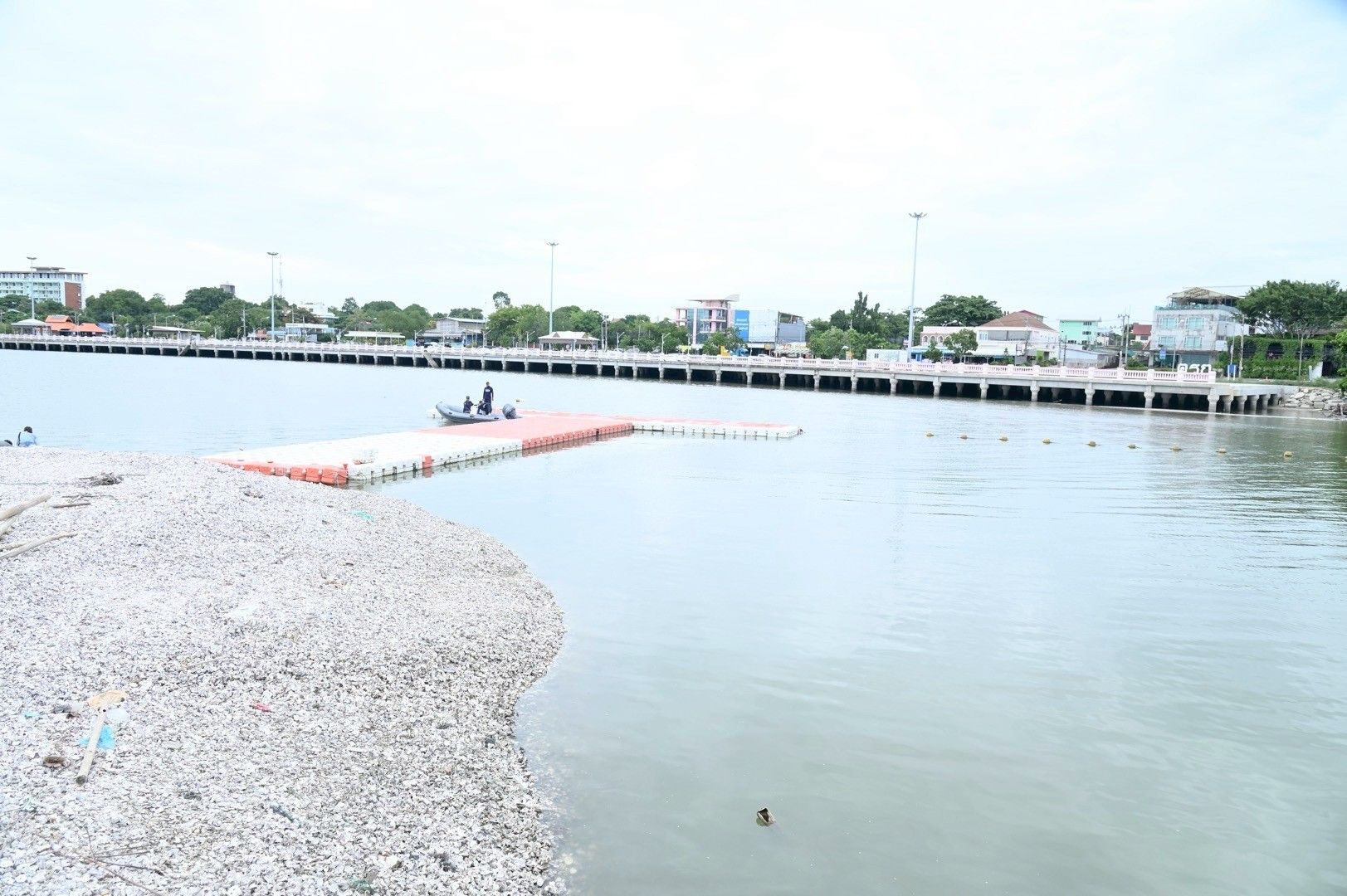 รมช.อัครา ลุยชลบุรีดัน 1277472