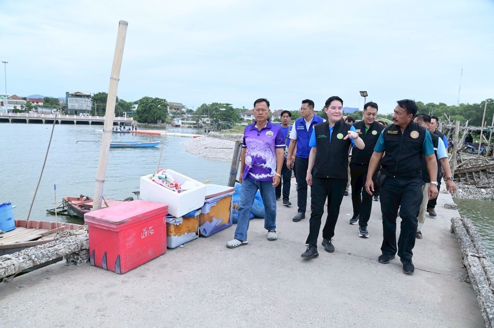 รมช.อัครา ลุยชลบุรีดัน 1277488