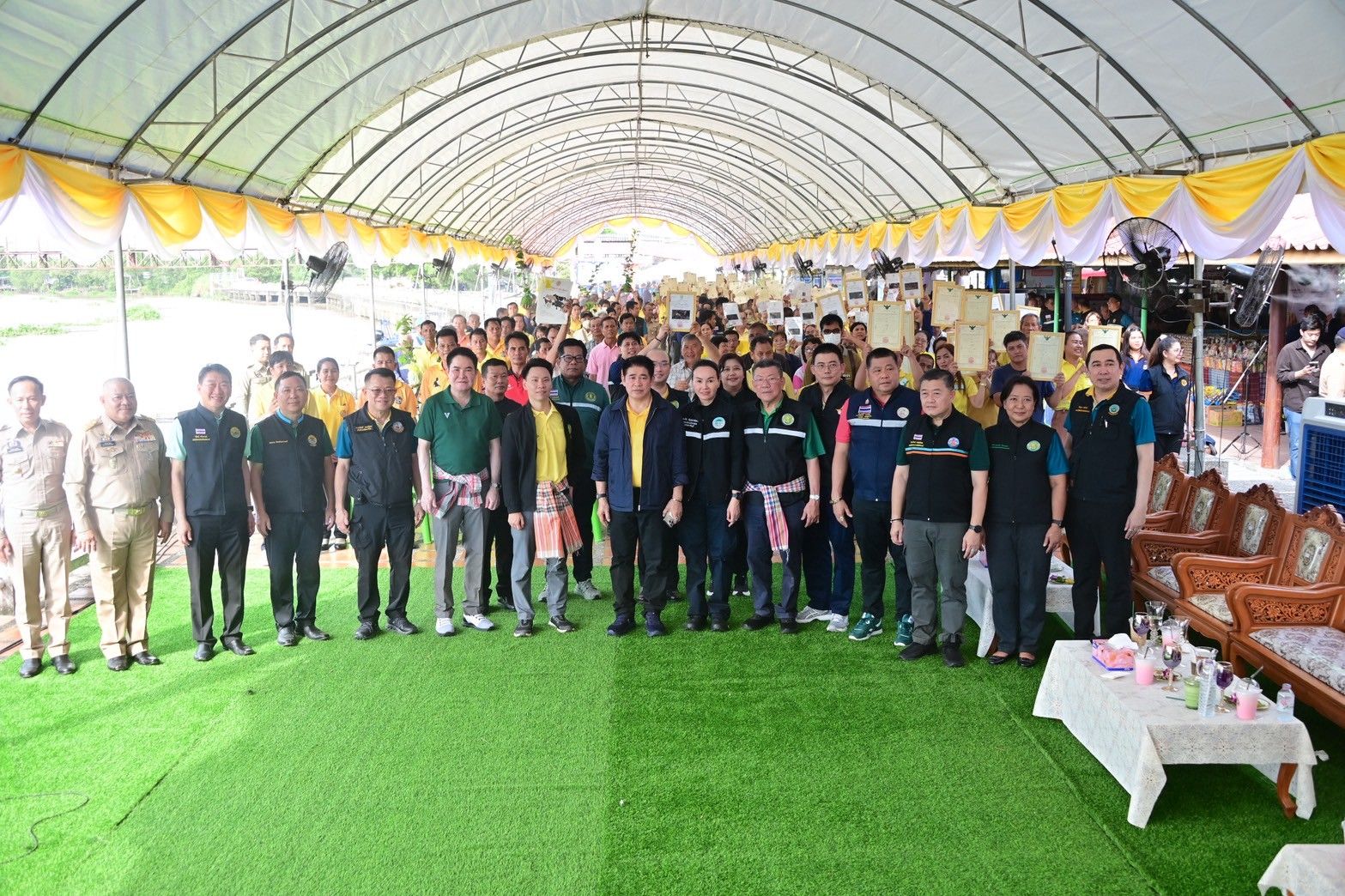 “อรรถกร–อัครา”ลุยปราจีนบุรี มอบโฉนด–เมล็ดพันธุ์–เดินหน้า 37 โครงการพัฒนาแหล่งน้ำระยะยาว เพิ่มพื้นที่ชลประทานกว่า 3 แสนไร่ ครอบคลุมพื้นที่เกษตร 1.5 ล้านไร่ เล็งฟื้นฟูแม่น้ำบางปะกง แก้ปัญหาน้ำท่วม-น้ำแล้ง 7 1282023