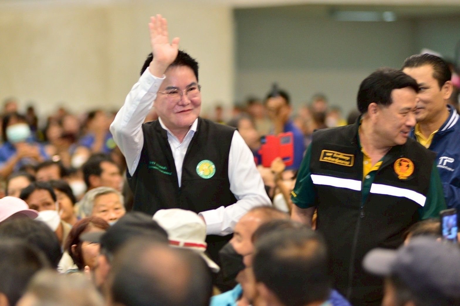 “รมว.อรรถกร” นำทีมเกษตรฯ เปิดงานรวมพลคนลำไย วาง 3 มาตรการใหญ่แก้ลำไยล้นตลาด เตรียมทุ่มงบ 1,000 ล้าน พัฒนาผลผลิตคุณภาพสูง เพิ่มรายได้ให้เกษตรกร 8 จังหวัดภาคเหนือ 4 1288430