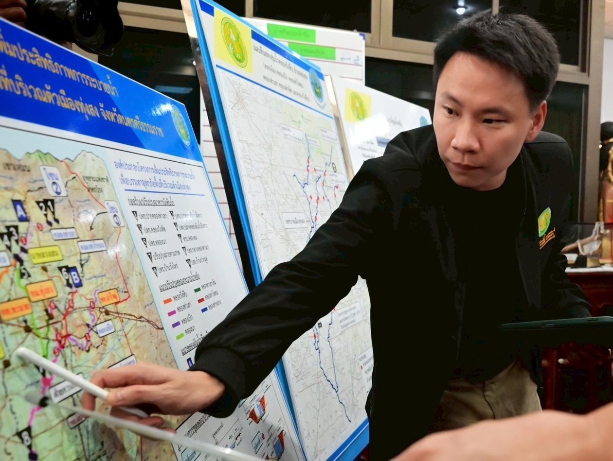 รมว.อรรถกร เตรียมลุย น่าน–สุโขทัย 25 – 26 ก.ค.นี้ ตรวจน้ำท่วมหลังพายุวิภาถล่ม เร่งดูแลเกษตรกรที่ได้รับผลกระทบ ย้ำ ไม่ปล่อยให้เผชิญภัยพิบัติโดยลำพัง 4 1292146