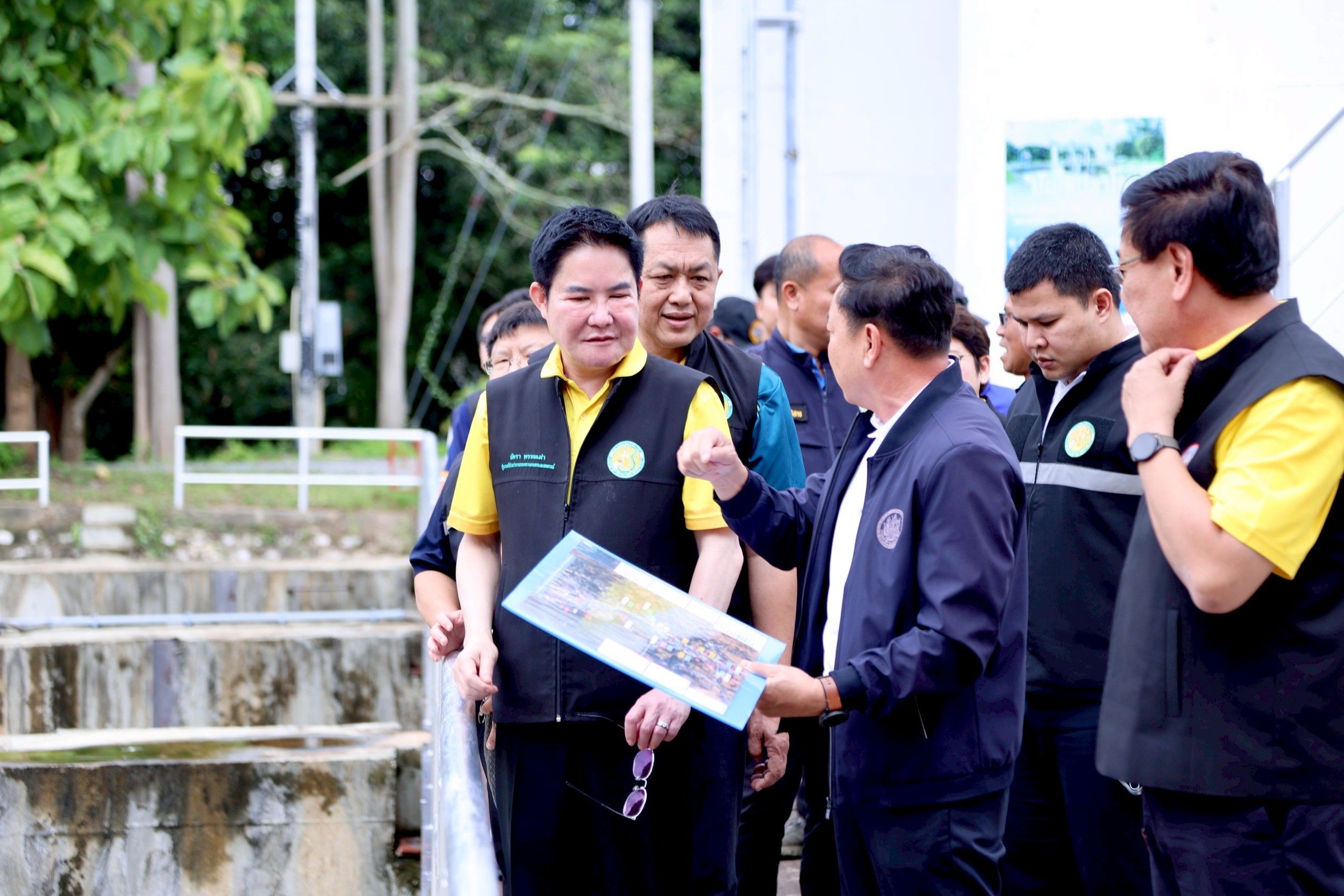 รมช.อัครา ลุยพะเยา มอบนโยบายพลิกโฉมเกษตรไทย ใช้บางระกำโมเดล สู้ภัยโลกเดือดพร้อมลงพื้นที่เยี่ยมประชาชนในพื้นที่ประสบอุทกภัย 8 1294241 1