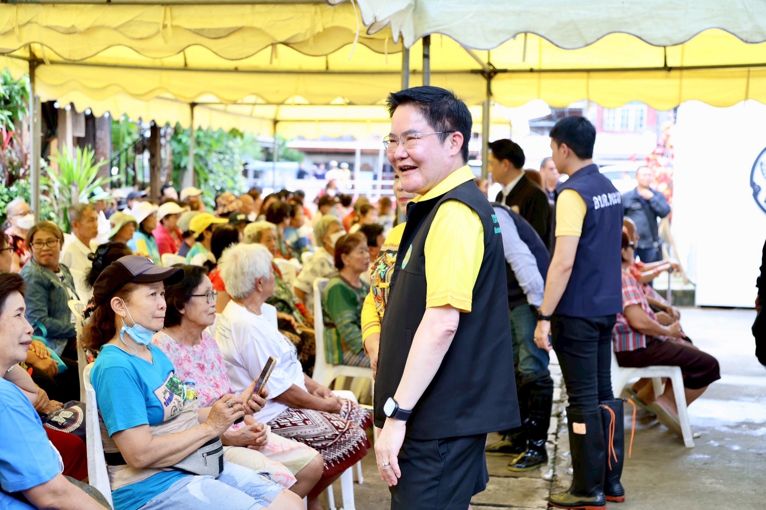 รมช.อัครา ลุยพะเยา มอบนโยบายพลิกโฉมเกษตรไทย ใช้บางระกำโมเดล สู้ภัยโลกเดือดพร้อมลงพื้นที่เยี่ยมประชาชนในพื้นที่ประสบอุทกภัย 11 1294246