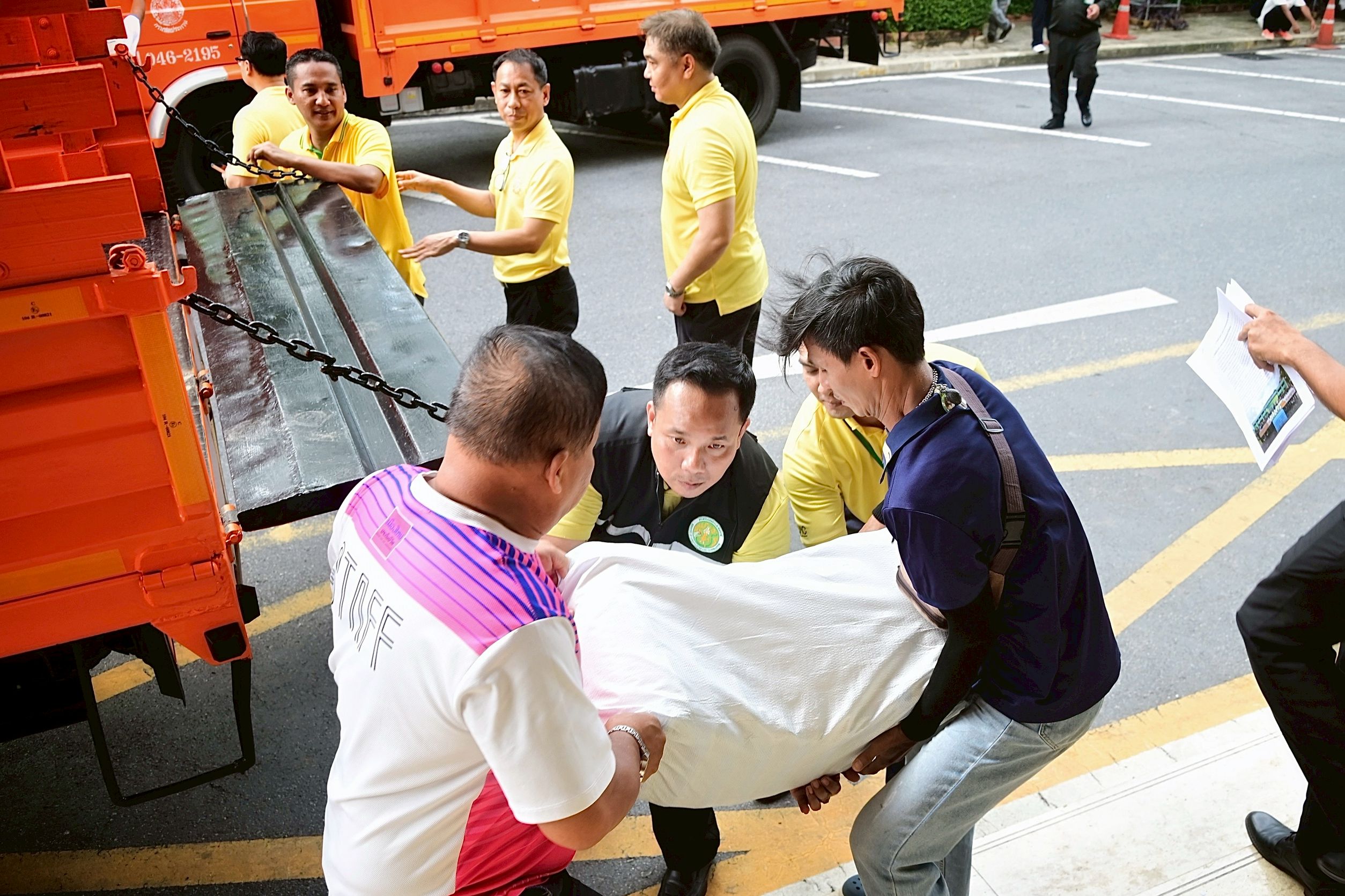 กระทรวงเกษตรฯ ปล่อยขบวนรถสิ่งของบริจาคช่วยเหลือผู้ได้รับผลกระทบจากสถานการณ์ความไม่สงบชายแดนไทย – กัมพูชา 7 1299665