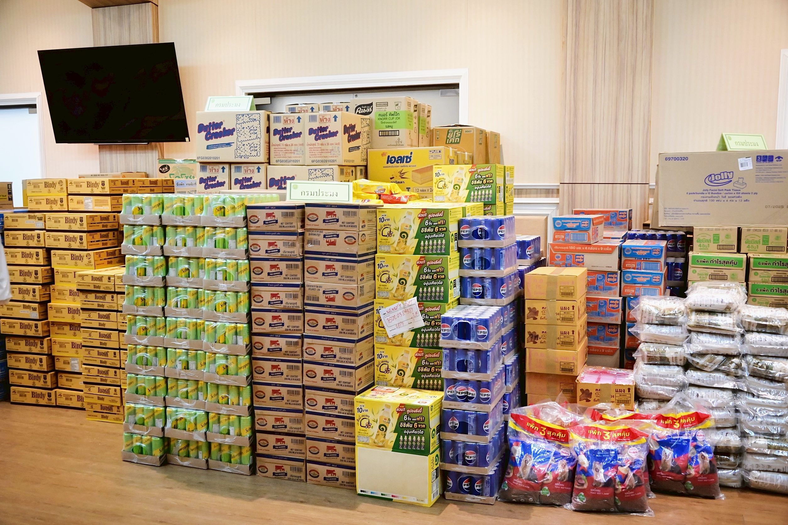 กระทรวงเกษตรฯ ปล่อยขบวนรถสิ่งของบริจาคช่วยเหลือผู้ได้รับผลกระทบจากสถานการณ์ความไม่สงบชายแดนไทย – กัมพูชา 14 1299676