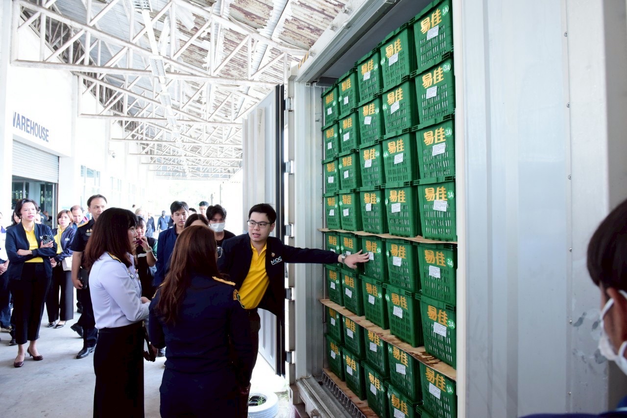 “ฉันทวิชญ์” รมช.พาณิชย์ ลงพื้นที่ด่านหนองคาย ดันส่งออกทุเรียนไทย หนุนศูนย์ OSS ลดขั้นตอนส่งออกชายแดน 4 20250705831080c53053acb98b4e95f76323c4b5125836