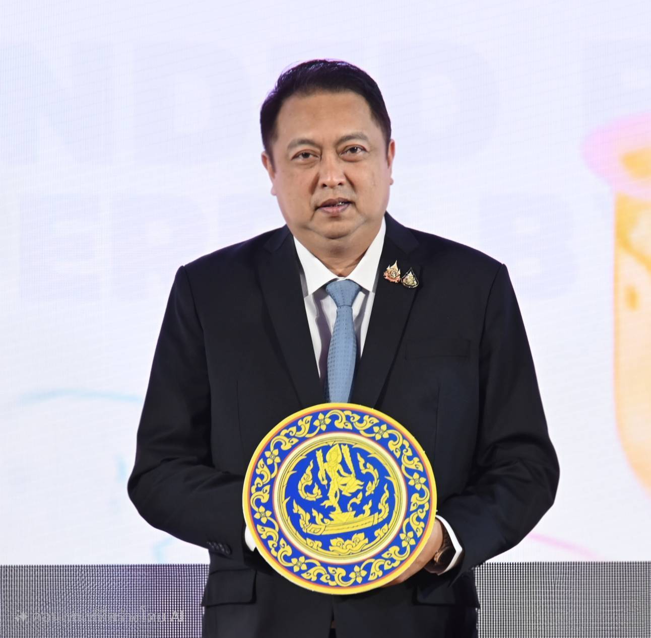 ‘สุชาติ’ แจงลำไยราคา กก.ละ 1 บาทเป็นลำไยเกรด C สั่งเดินหน้ามาตรการคู่ขนาน ดันราคาลำไย ดูดซับผลผลิตช่วยเกษตรกร เร่งส่งออก-แปรรูป เชื่อมตลาดใน-ต่างประเทศ 2 20250712d424af7175967382da72a660bc3fbb4a195915