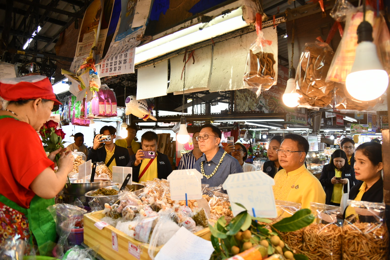 “จตุพร”หารือหน่วยงานเชียงใหม่ เร่งมาตรการช่วยชาวสวนลำไย เพิ่มเป้าส่งออกและขยายตลาดอินเดีย ยูเออี เชื่อมั่นศักยภาพตลาดในประเทศ ตามนโยบาย “ไทยทำ ไทยใช้ ไทยช่วยไทย” 3 202507144c196042da7a8ceb8f6bbe63853423f4092603