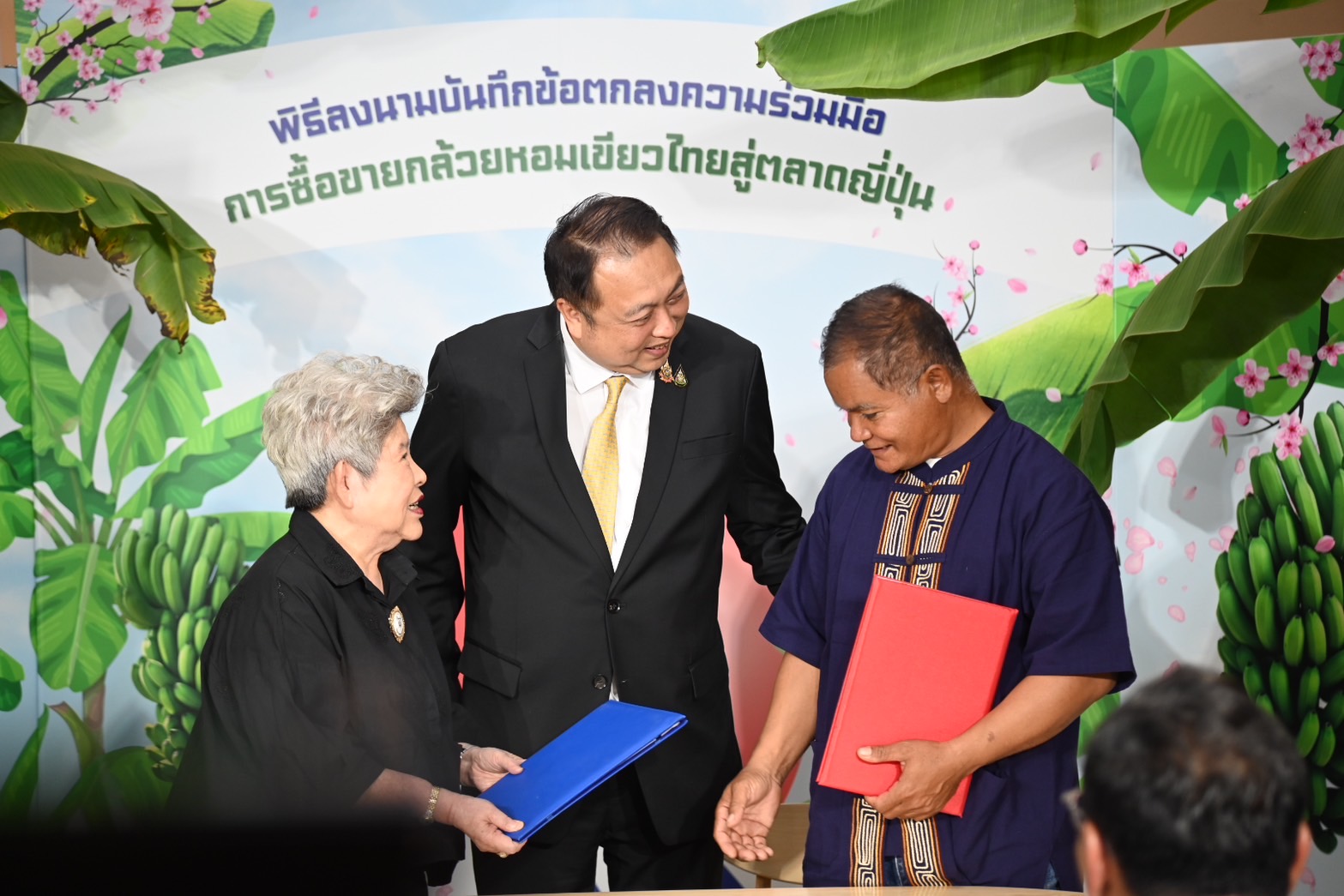 “สุชาติ”ใช้ตลาดนำการผลิต หนุน”กล้วยหอมเขียว“ สู่ตลาดส่งออกญี่ปุ่น เพิ่มรายได้ให้กับเกษตรกร ชี้โอกาสทองในกรอบ JTEPA 4 2025071819fc1d74fc7595c9244d43dc09841644174454