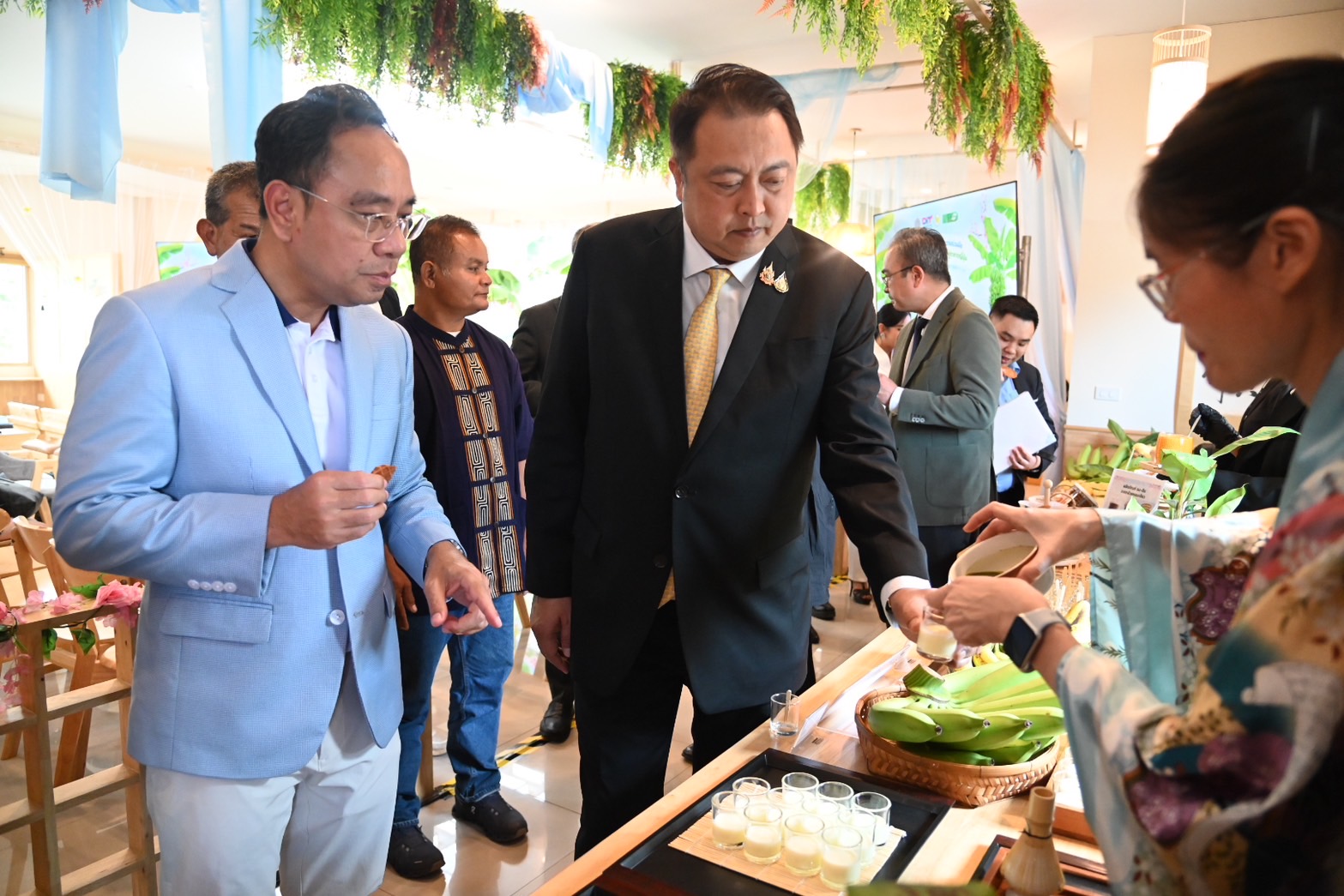 “สุชาติ”ใช้ตลาดนำการผลิต หนุน”กล้วยหอมเขียว“ สู่ตลาดส่งออกญี่ปุ่น เพิ่มรายได้ให้กับเกษตรกร ชี้โอกาสทองในกรอบ JTEPA 3 20250718df12ecc5e001fd512ffcf15a38a59c13174454